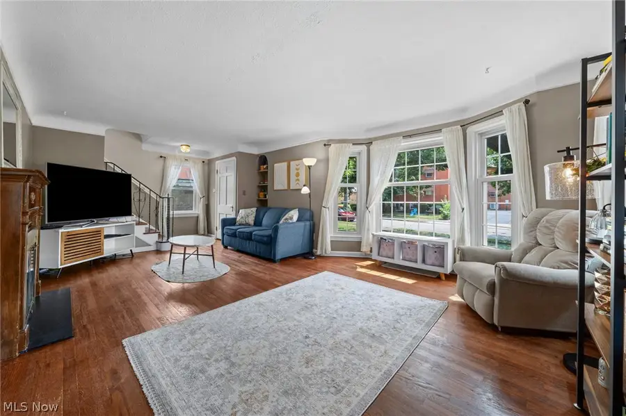 15312 Edolyn Avenue, Cleveland, OH 44111 - #3