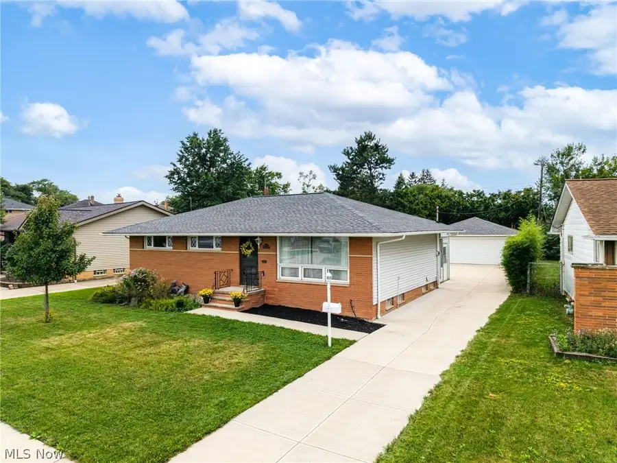 6904 Reid Drive, Parma Heights, OH 44130 - #2