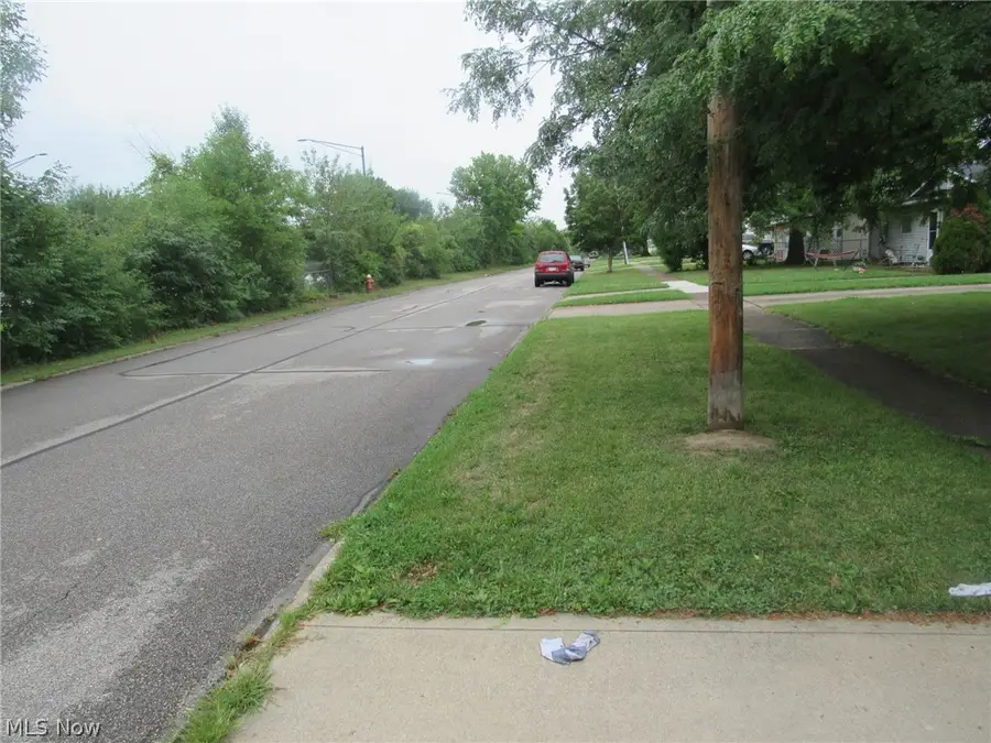 127 Belmont Avenue, Elyria, OH 44035 - #3