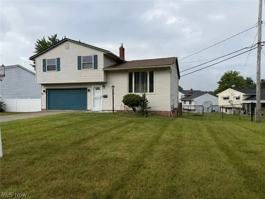 24881 Ridgeline Drive, Bedford Heights, OH 44146 - #2