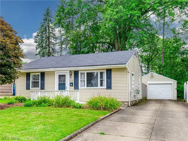 2180 Schubert Street, Cuyahoga Falls, OH 44221