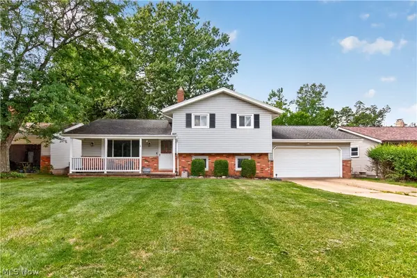 1124 Blueberry Hill Drive, Brunswick, OH 44212