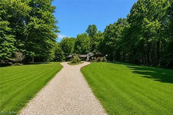 37075 Skyline Drive, Willoughby Hills, OH 44094
