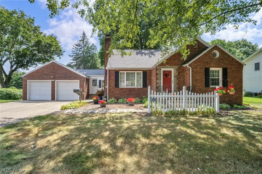 514 Everhard Sw Road, North Canton, OH 44709 - #2