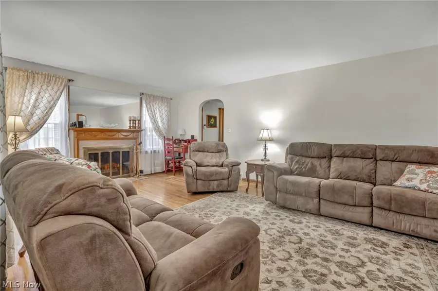 514 Everhard Sw Road, North Canton, OH 44709 - #3