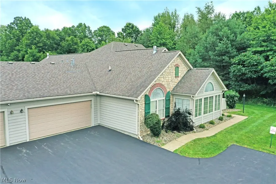 1204 River Glen Ne Drive, Warren, OH 44484 - #2