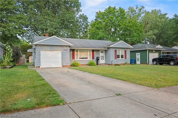 6869 Oakwood Road, Parma Heights, OH 44130