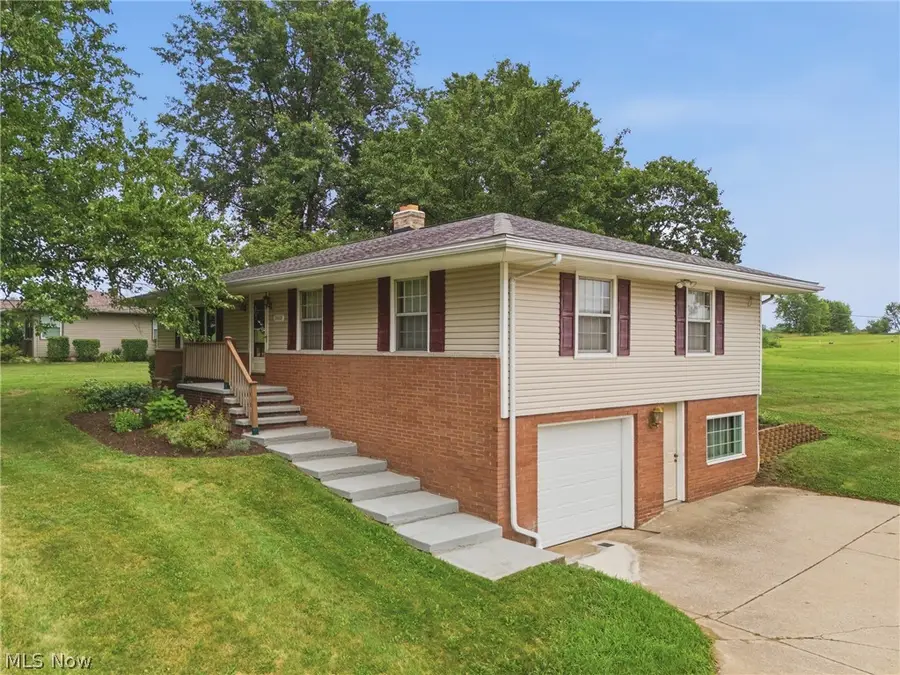 3460 Swallen Avenue, Louisville, OH 44641 - #3