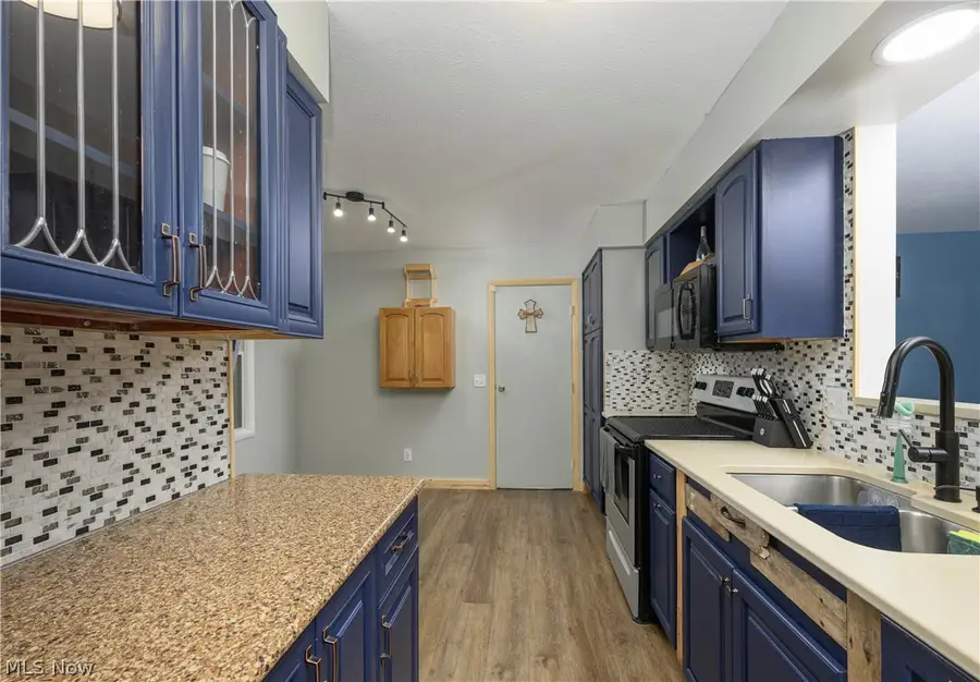 5428 Glenhill Ne Avenue, Canton, OH 44705 - #3