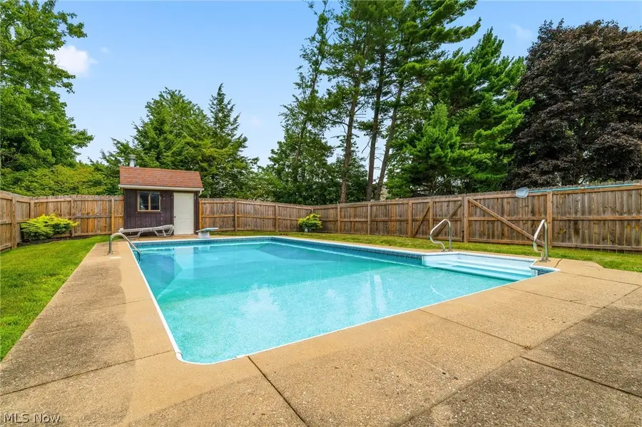 2812 Roanoke Nw Street, Massillon, OH 44646 - #3