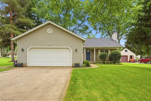 3166 Vermont Nw Street, North Canton, OH 44720