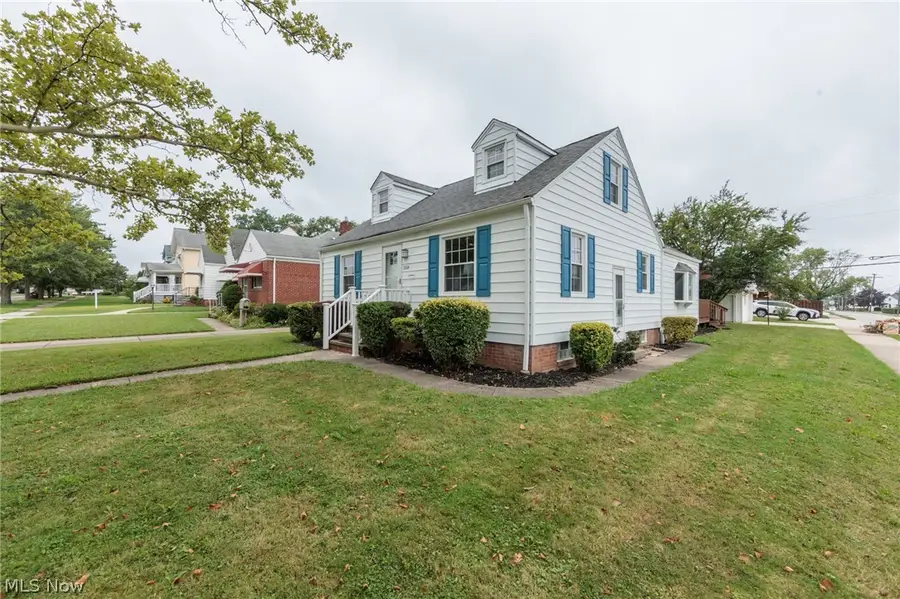 3304 Lincoln Avenue, Parma, OH 44134 - #2