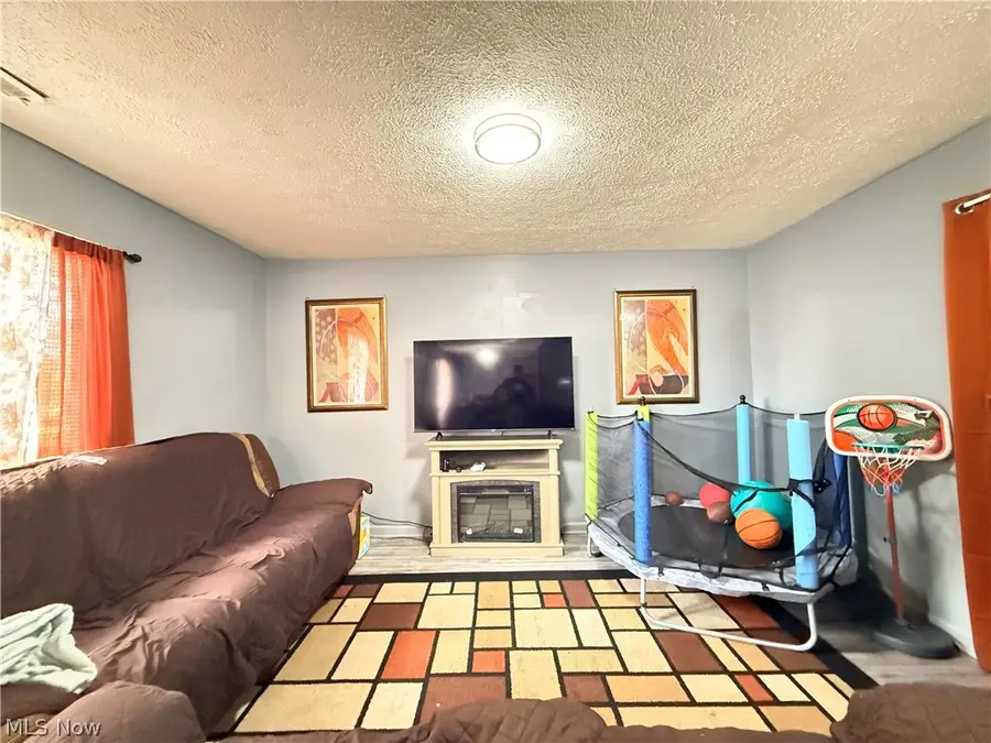 11808 Leeila Avenue, Cleveland, OH 44135 - #3