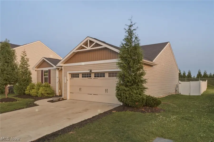2664 Himelrigh Boulevard, Barberton, OH 44203 - #3