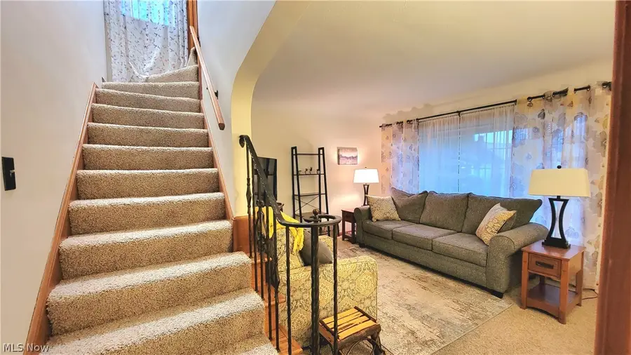 11807 Hastings Road, Garfield Heights, OH 44125 - #3