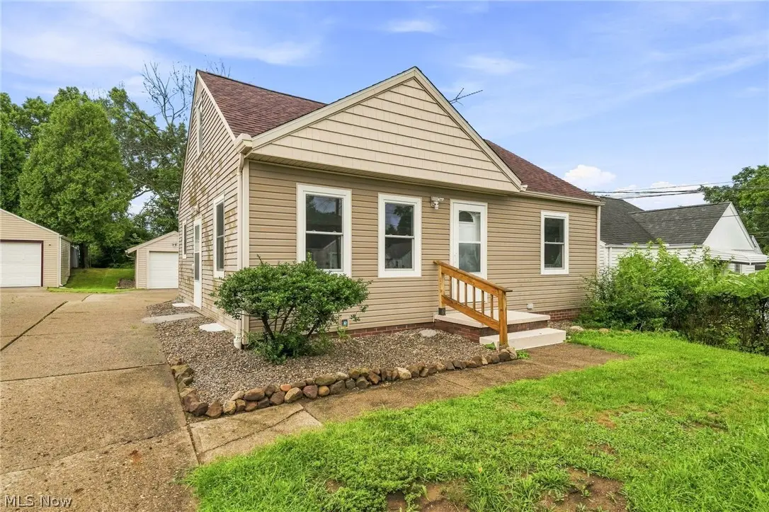1534 Norwood Nw Place, Canton, OH 44709 - #1