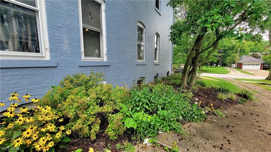 207 Washington Street, Marietta, OH 45750 - #3