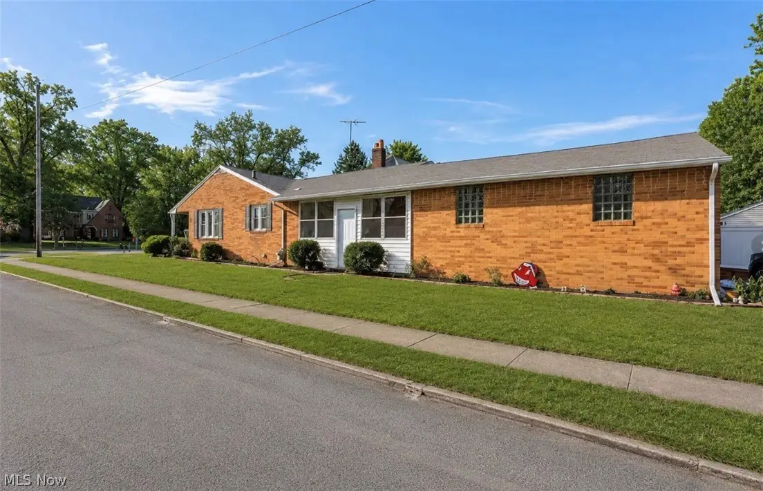 560 E Milton Street, Alliance, OH 44601 - #1