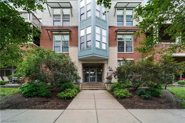 2079 Random Road #102, Cleveland, OH 44106