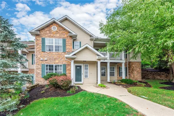14821 Lenox Drive #221, Strongsville, OH 44136