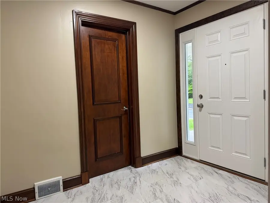 2120 Arms Drive, Girard, OH 44420 - #2
