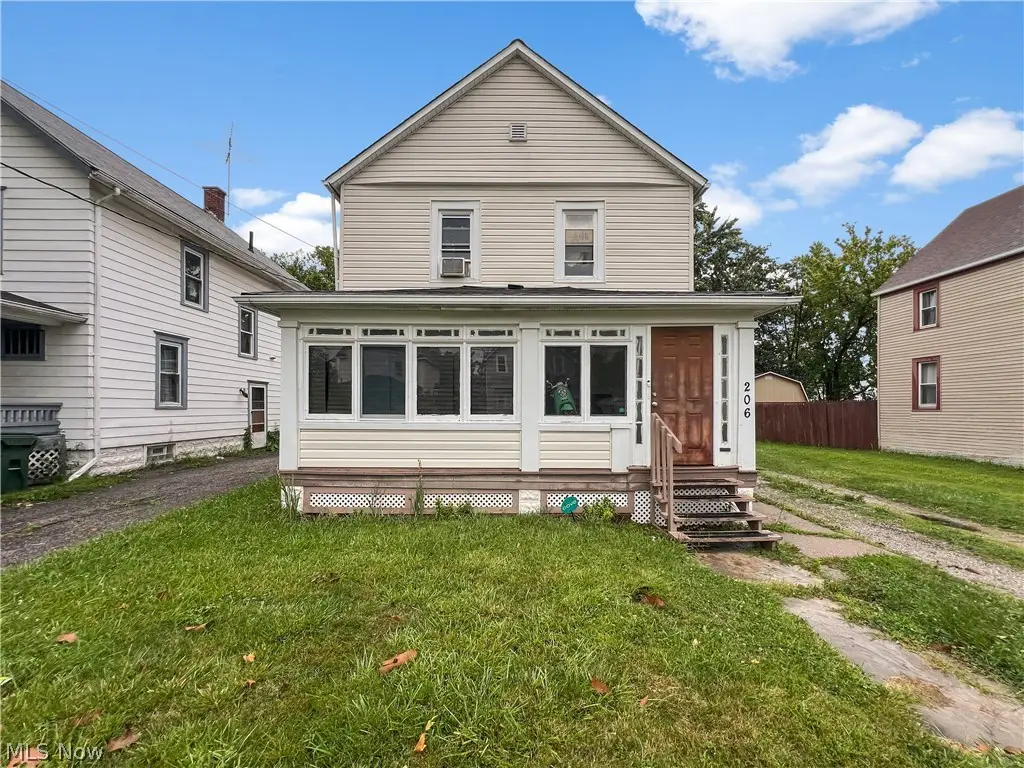 206 W 29th Street, Lorain, OH 44055 - #1