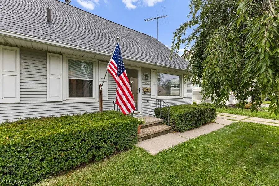 1107 Silver Lake Avenue, Cuyahoga Falls, OH 44223 - #3