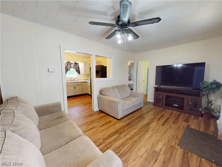 435 2nd Se Street, Brewster, OH 44613 - #3