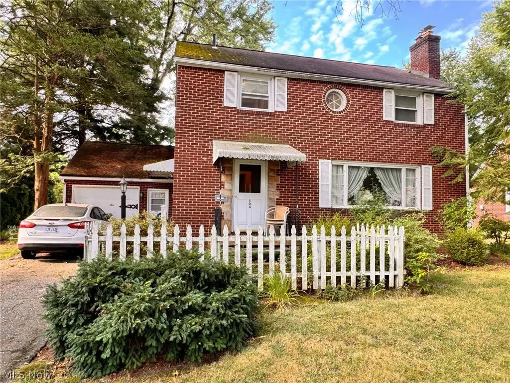 504 33rd Nw Street, Canton, OH 44709 - #1