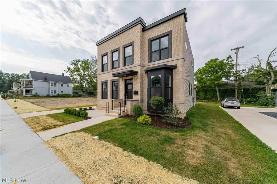 1866 Woodlawn Avenue, East Cleveland, OH 44106 - #2