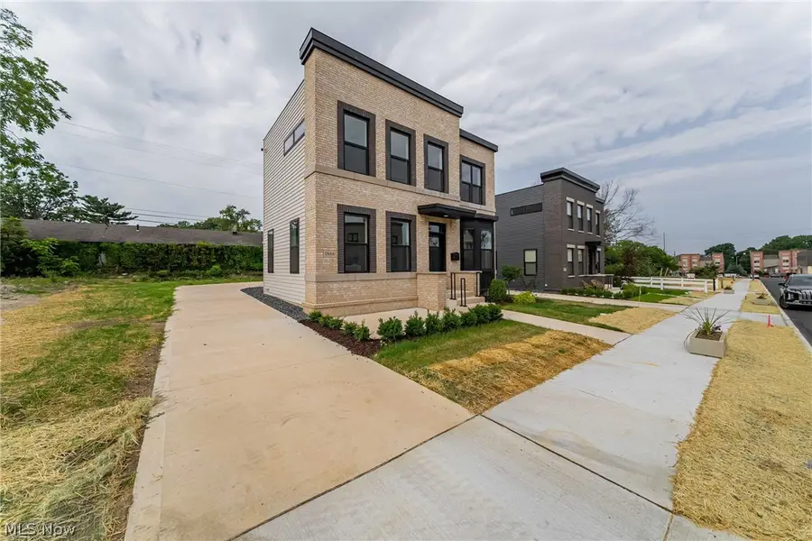 1866 Woodlawn Avenue, East Cleveland, OH 44106 - #3