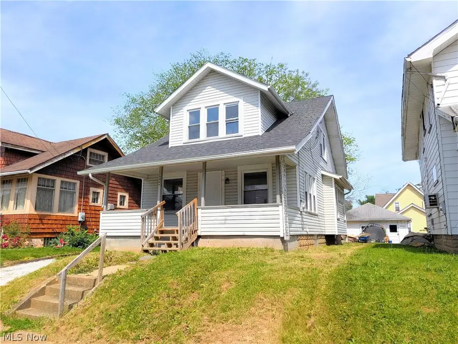 864 10th Ne Street, Massillon, OH 44646 - #2