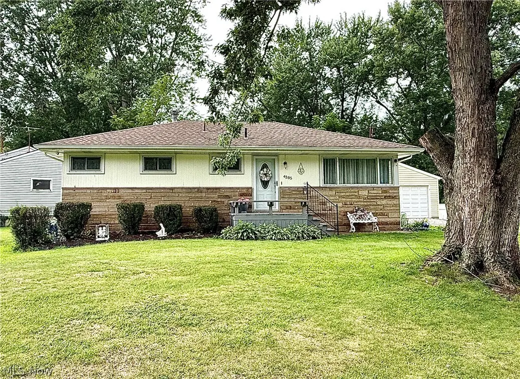 4385 Stoneybrook Se Drive, Warren, OH 44484 - #1
