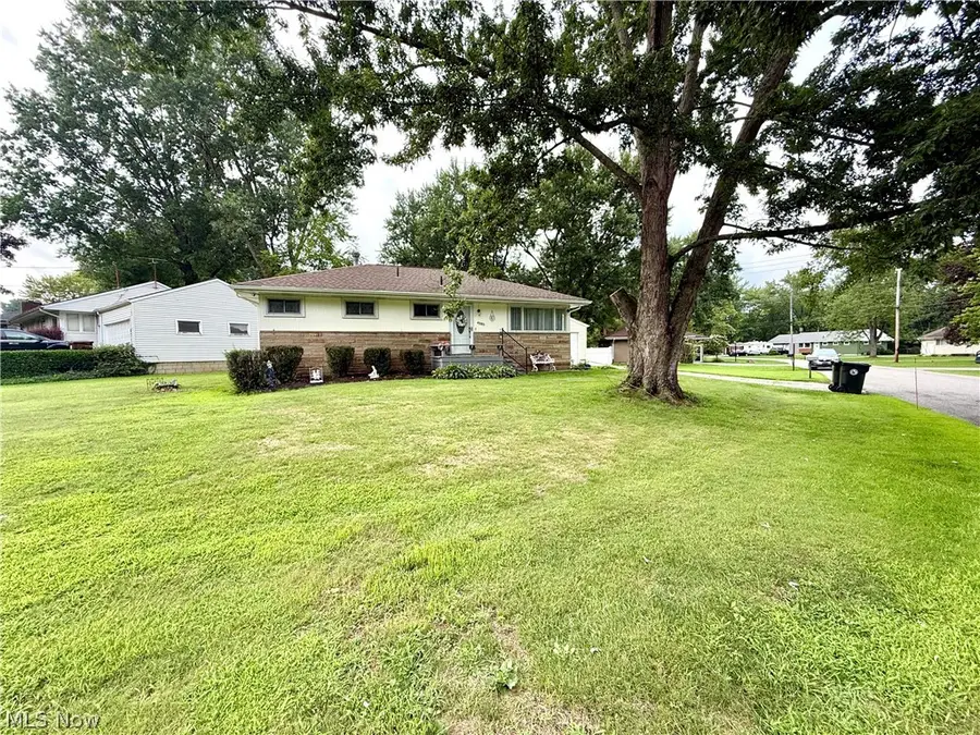 4385 Stoneybrook Se Drive, Warren, OH 44484 - #3