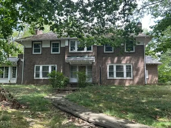1229 East Boulevard, Cleveland Heights, OH 44108