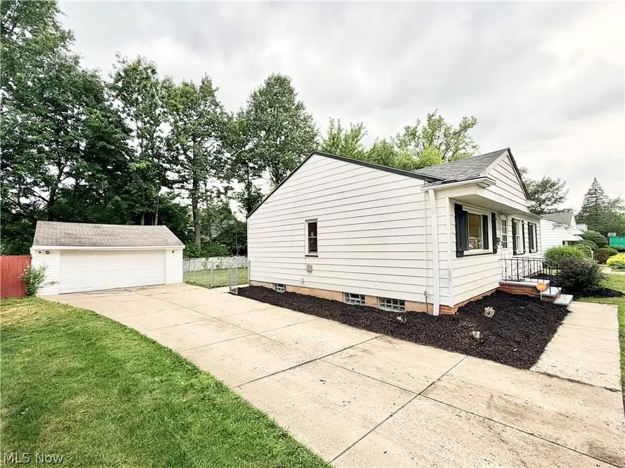 19304 Mayfair Lane, Warrensville Heights, OH 44128 - #2