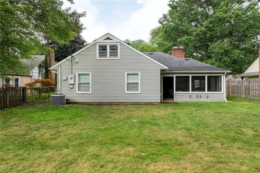 131 Edgewood Drive, Berea, OH 44017 - #2