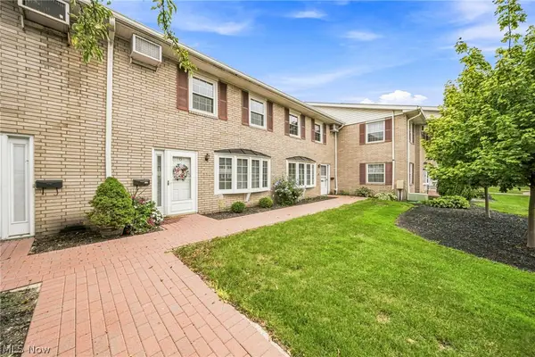 9 Meadowlawn Drive #6, Mentor, OH 44060