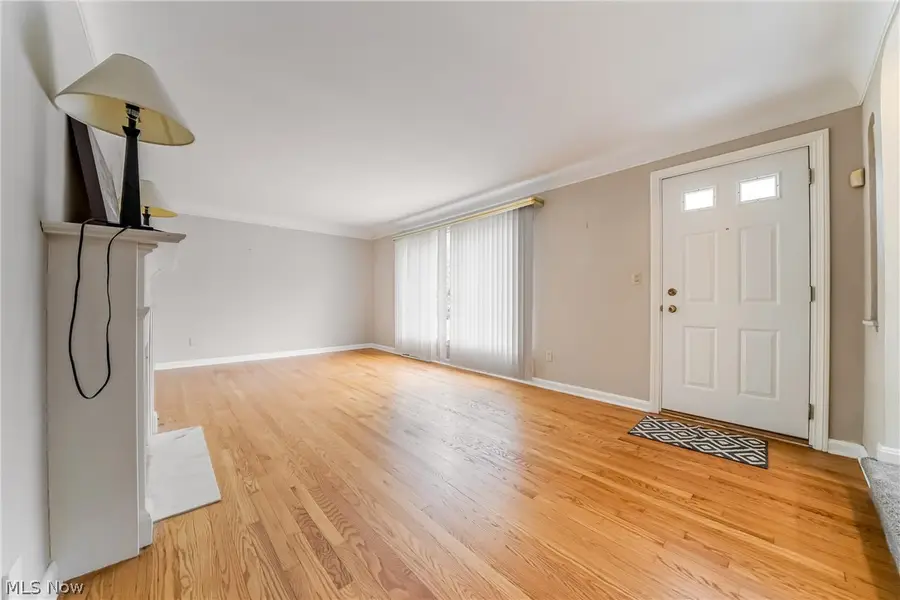 4828 Westbourne Road, Lyndhurst, OH 44124 - #2