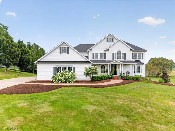 10276 Wolf Ne Avenue, Hartville, OH 44632