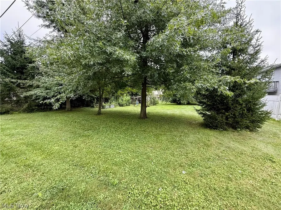 6057 Glen Dr Sw, Sherrodsville, OH 44675 - #2