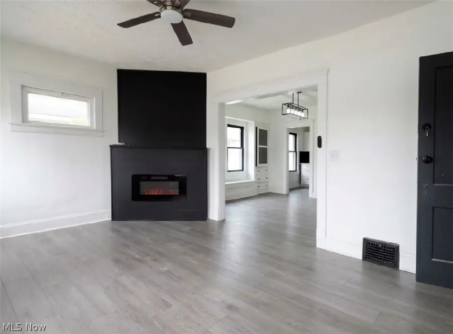 12005 Shadeland Avenue, Cleveland, OH 44108 - #3