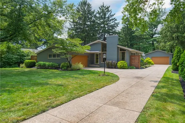 374 Bradley Road, Bay Village, OH 44140