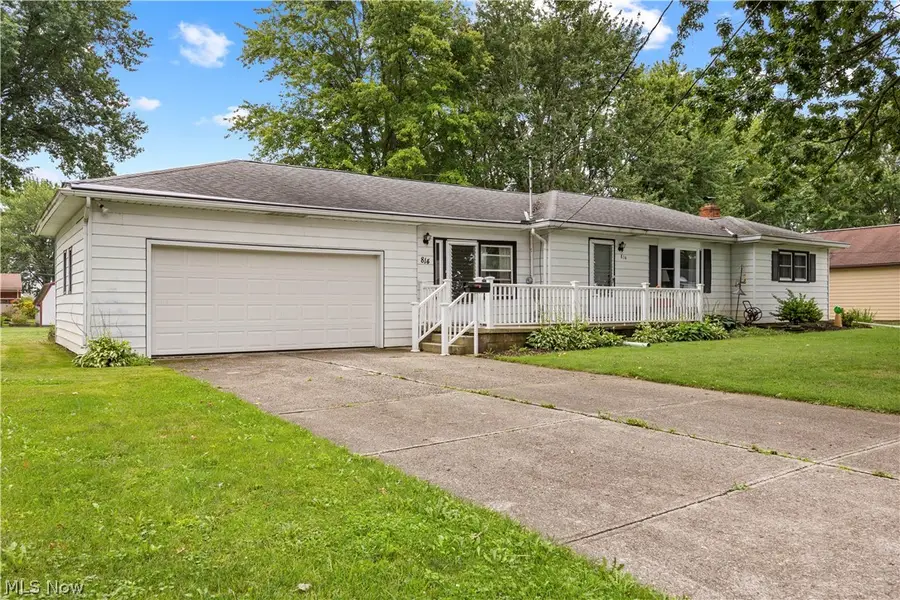 814 S Logan Street, Elyria, OH 44035 - #3