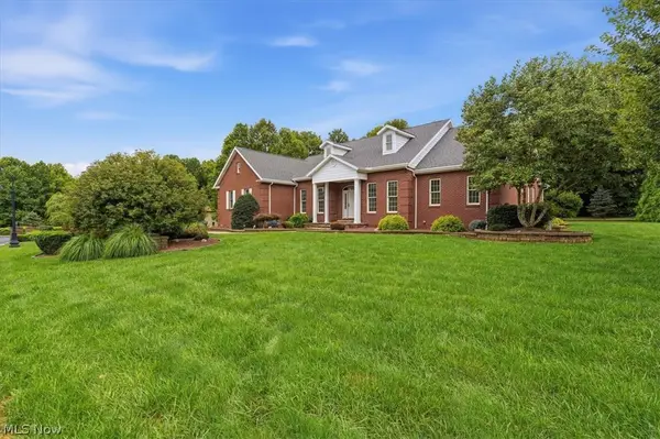 66 Alexander Drive, Williamstown, WV 26187