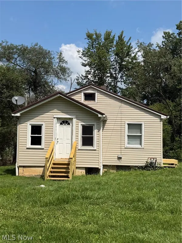 4966 Collins Drive, Newton Falls, OH 44444