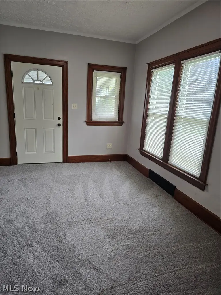 504 Jefferson Avenue, Barberton, OH 44203 - #3