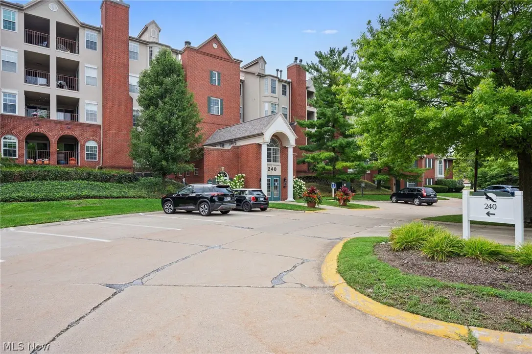 240 Fox Hollow Dr. #403, Mayfield Heights, OH 44124 - #1