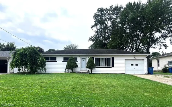 962 Adrian Circle, Girard, OH 44420