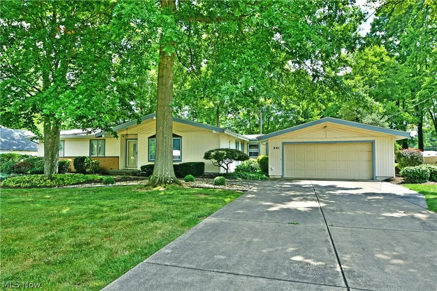 221 Southview Road, Canfield, OH 44406 - #2